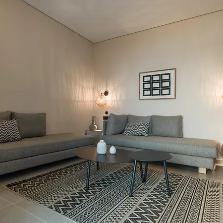 Heromylos And Айи-Апостоли